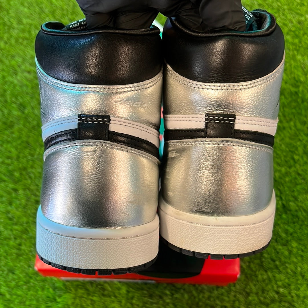 Wmns Air Jordan 1 Retro High OG 'Silver Toe'