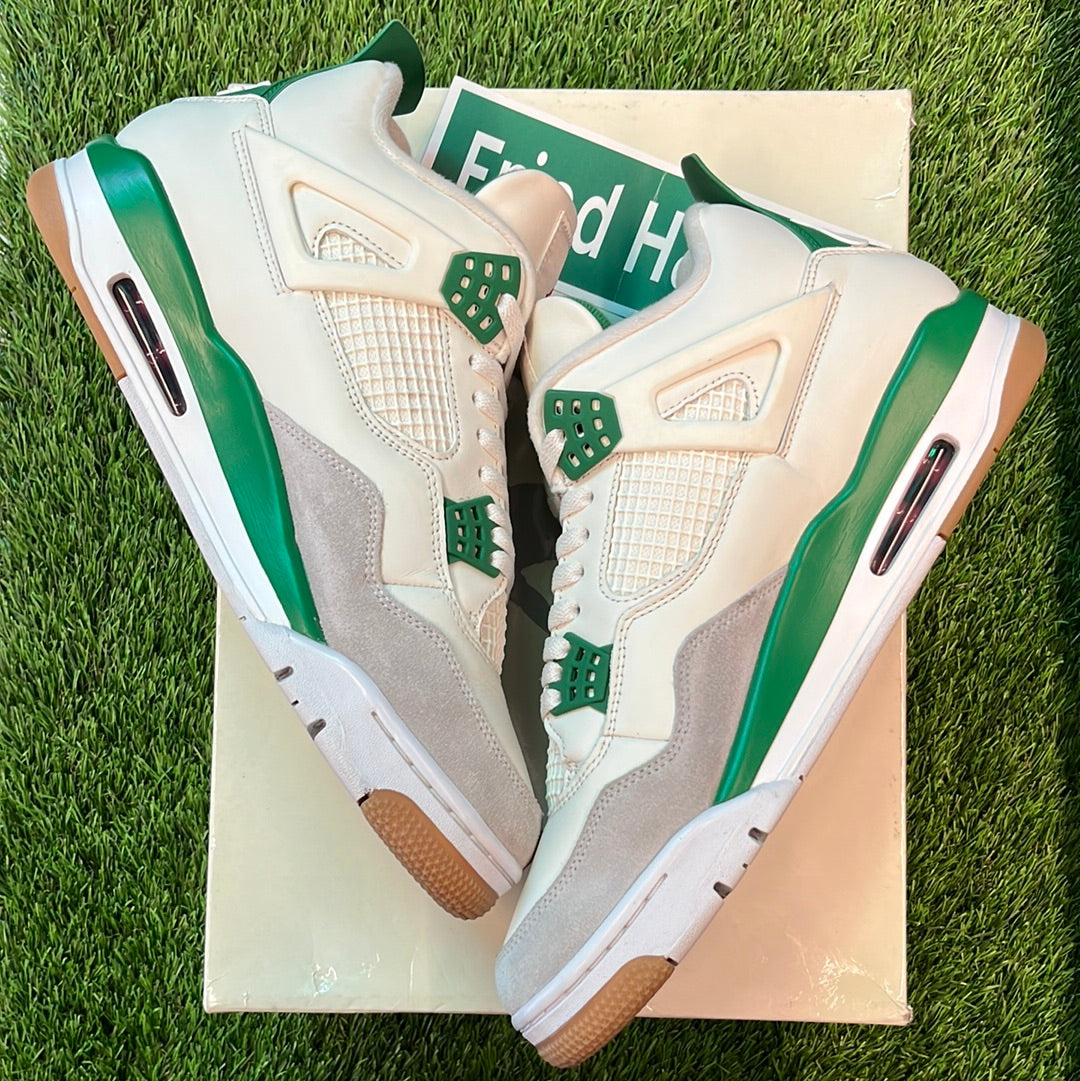 Nike SB x Air Jordan 4 Retro SP 'Pine Green'