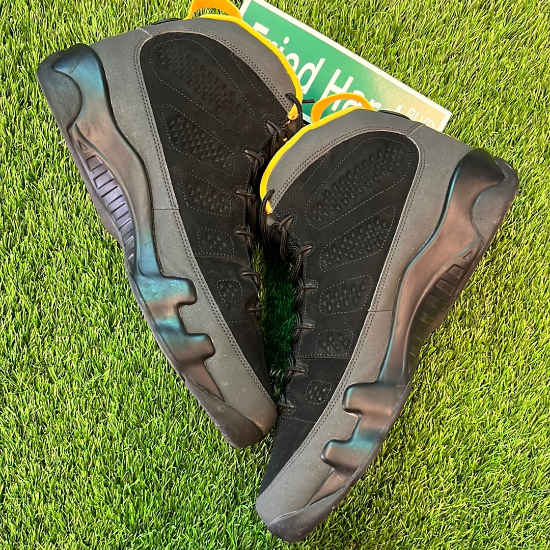 Air Jordan 9 Retro ‘Dark Charcoal University Gold’