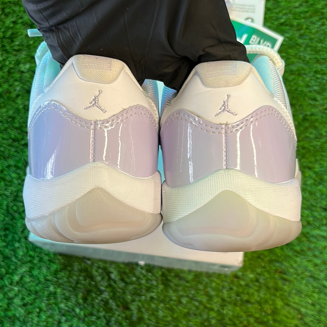Wmns Air Jordan 11 Retro Low 'Pure Violet'