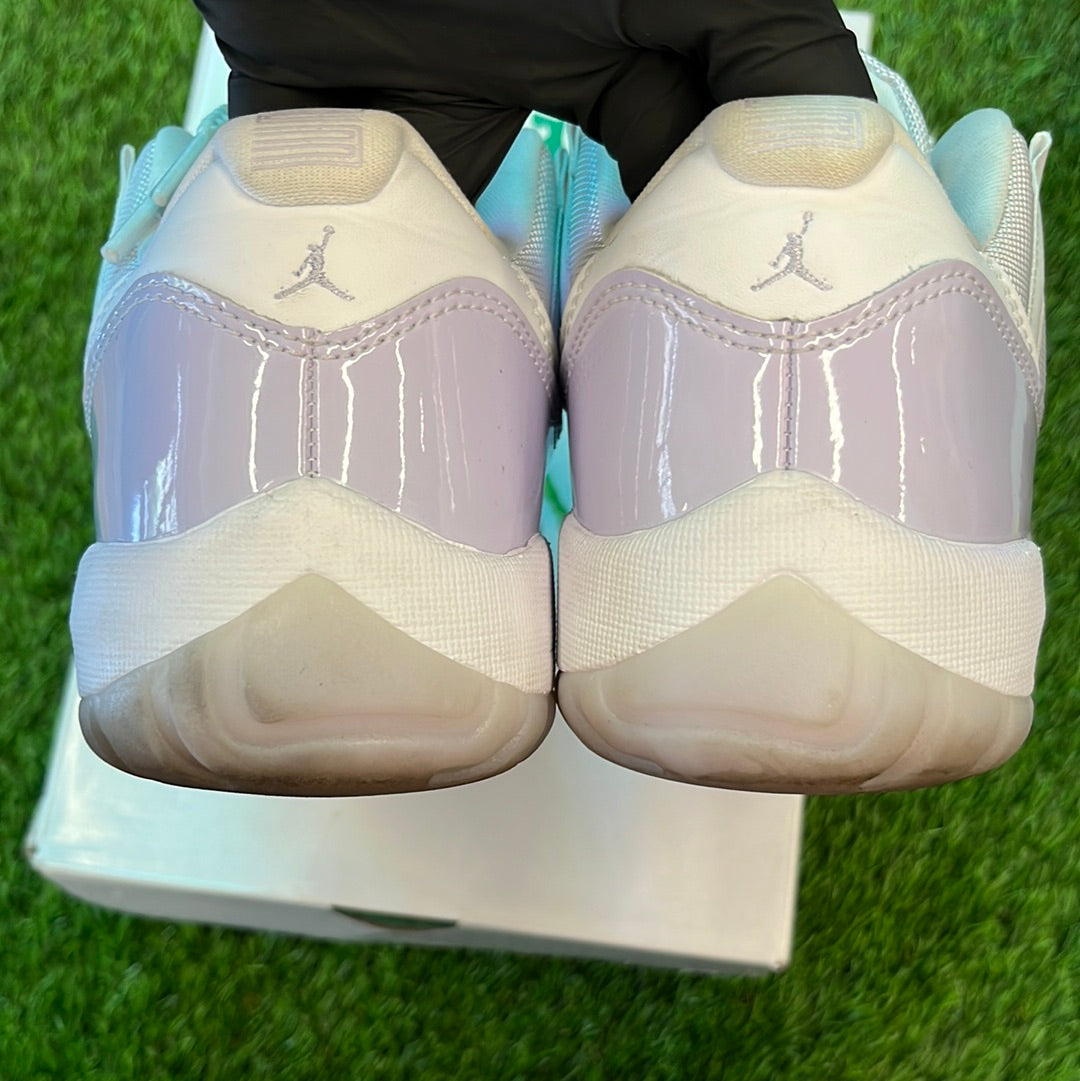 Wmns Air Jordan 11 Retro Low 'Pure Violet'