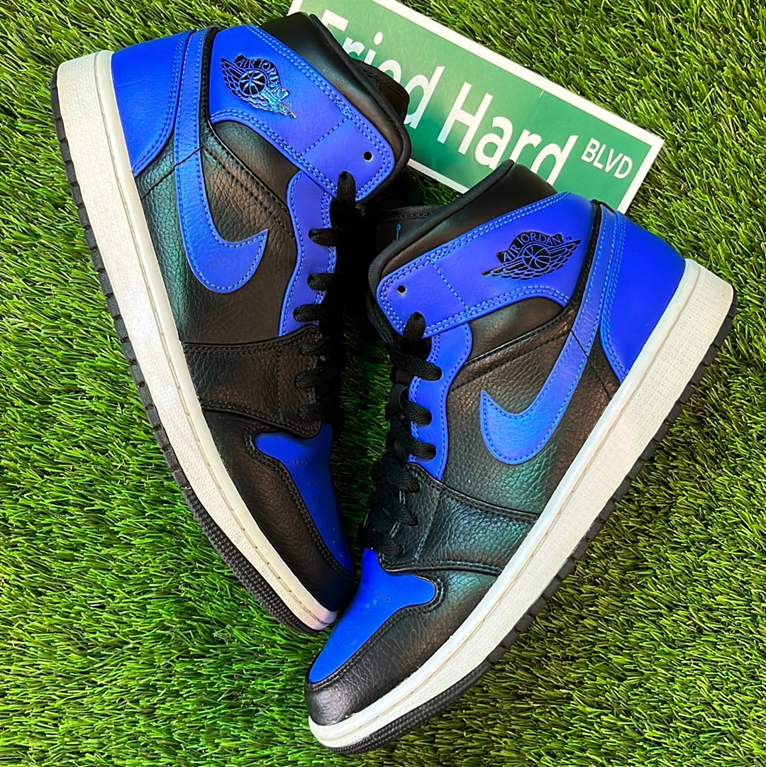 Air Jordan 1 Mid 'Hyper Royal'