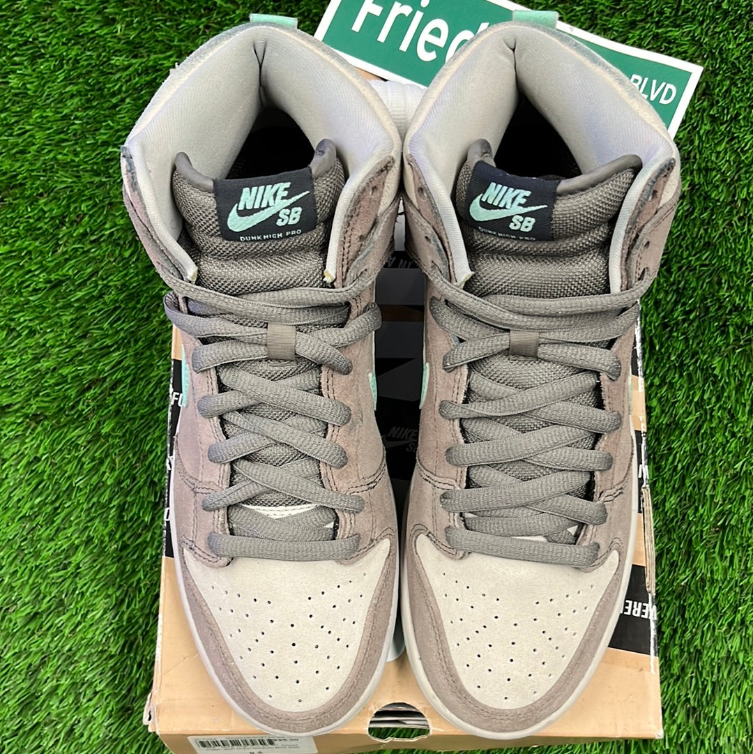 Dunk High Pro SB 'Soft Grey'