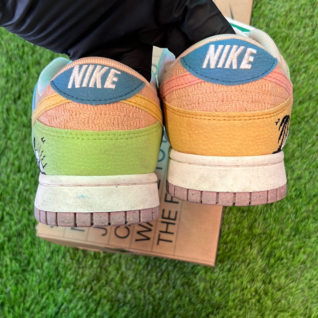 Wmns Dunk Low SE 'Sun Club'