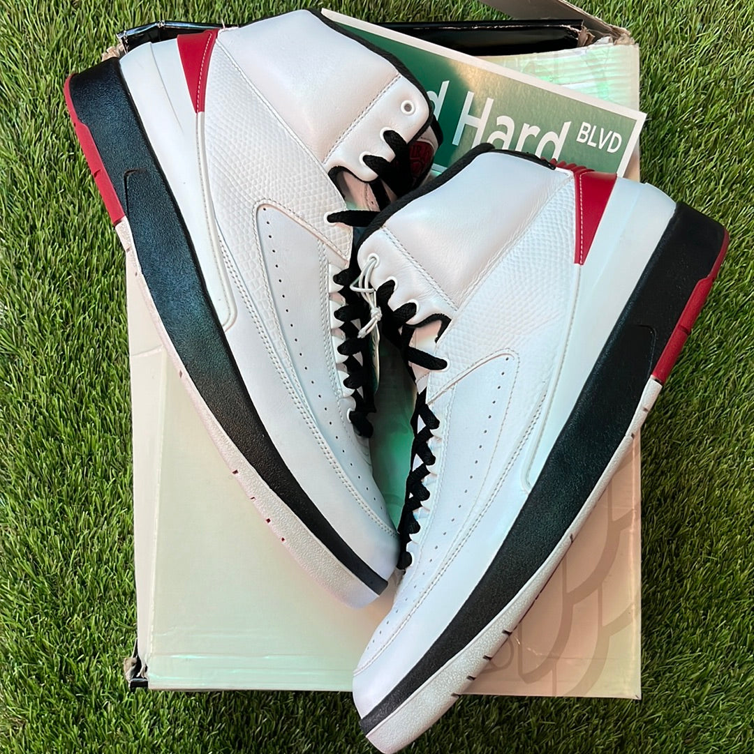 Air Jordan 2 Retro 'Chicago' 2022
