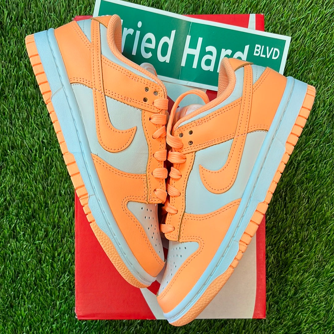 Wmns Dunk Low 'Peach Cream'