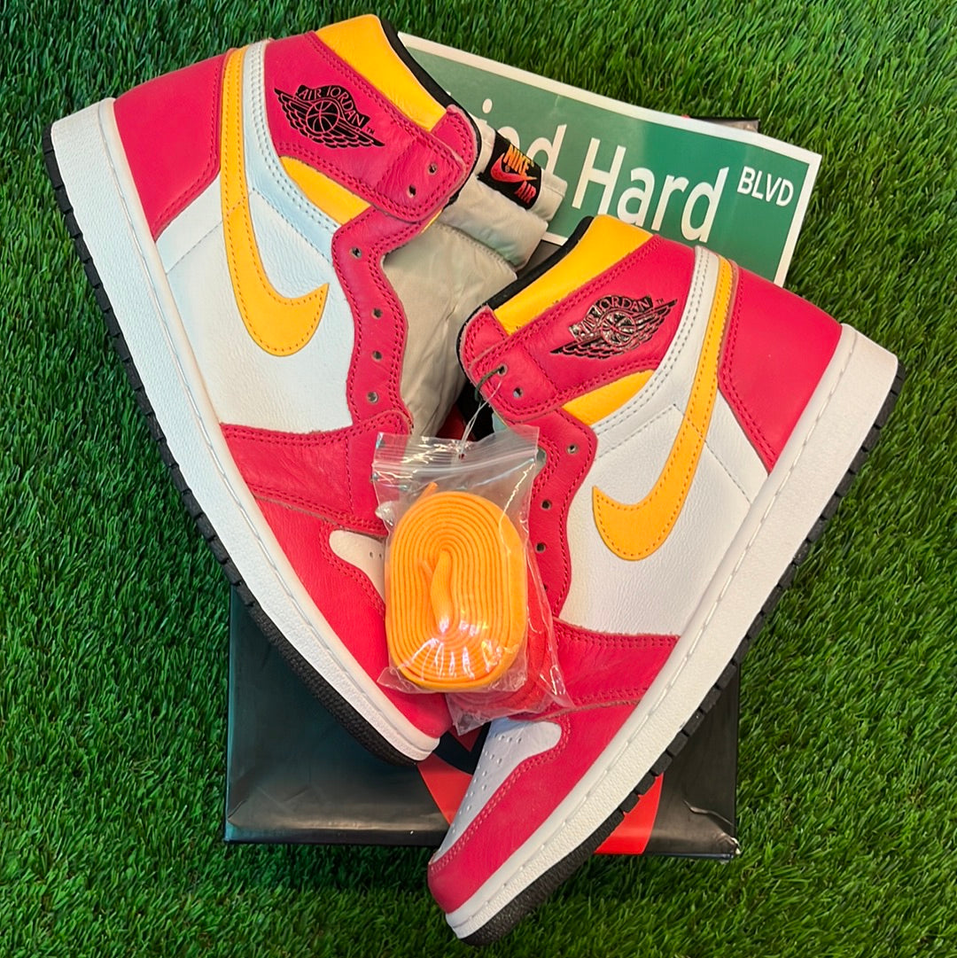 Air Jordan 1 Retro High OG 'Light Fusion Red'
