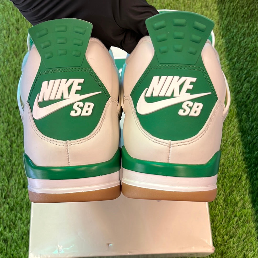 Nike SB x Air Jordan 4 Retro SP 'Pine Green'