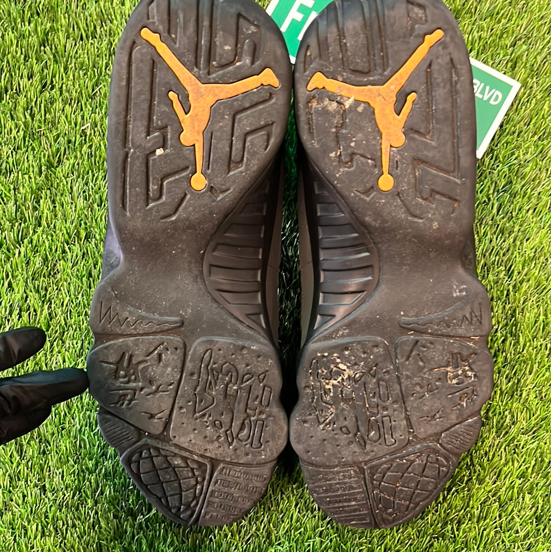 Air Jordan 9 Retro ‘Dark Charcoal University Gold’