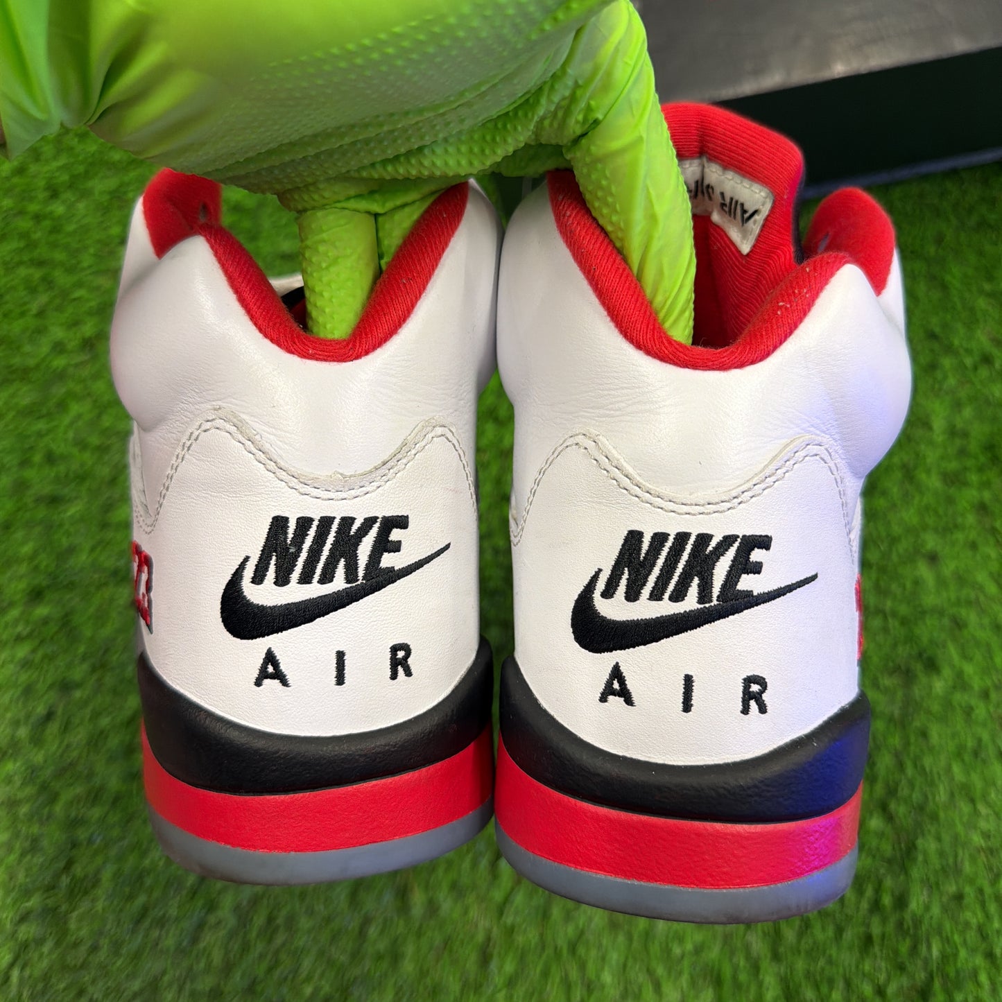Air Jordan 5 Retro 'Fire Red' 2025