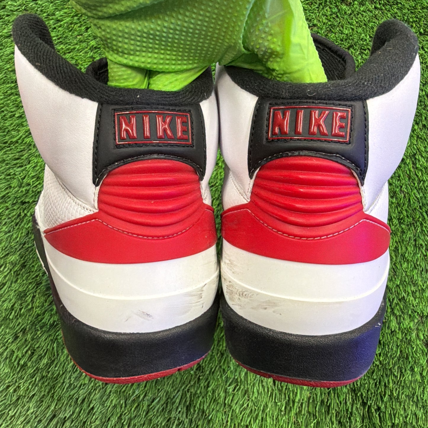 Air Jordan 2 Retro 'Chicago' 2022