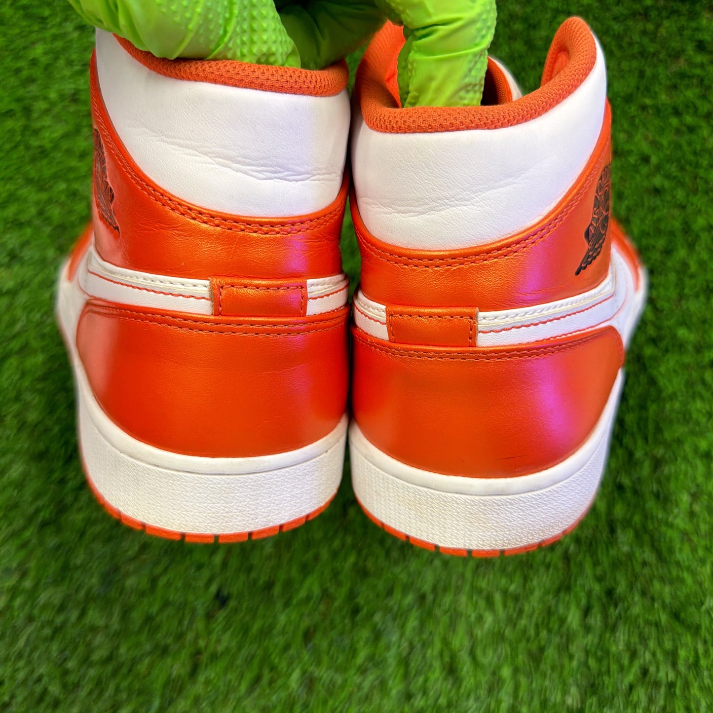 Air Jordan 1 Mid SE 'Electro Orange'