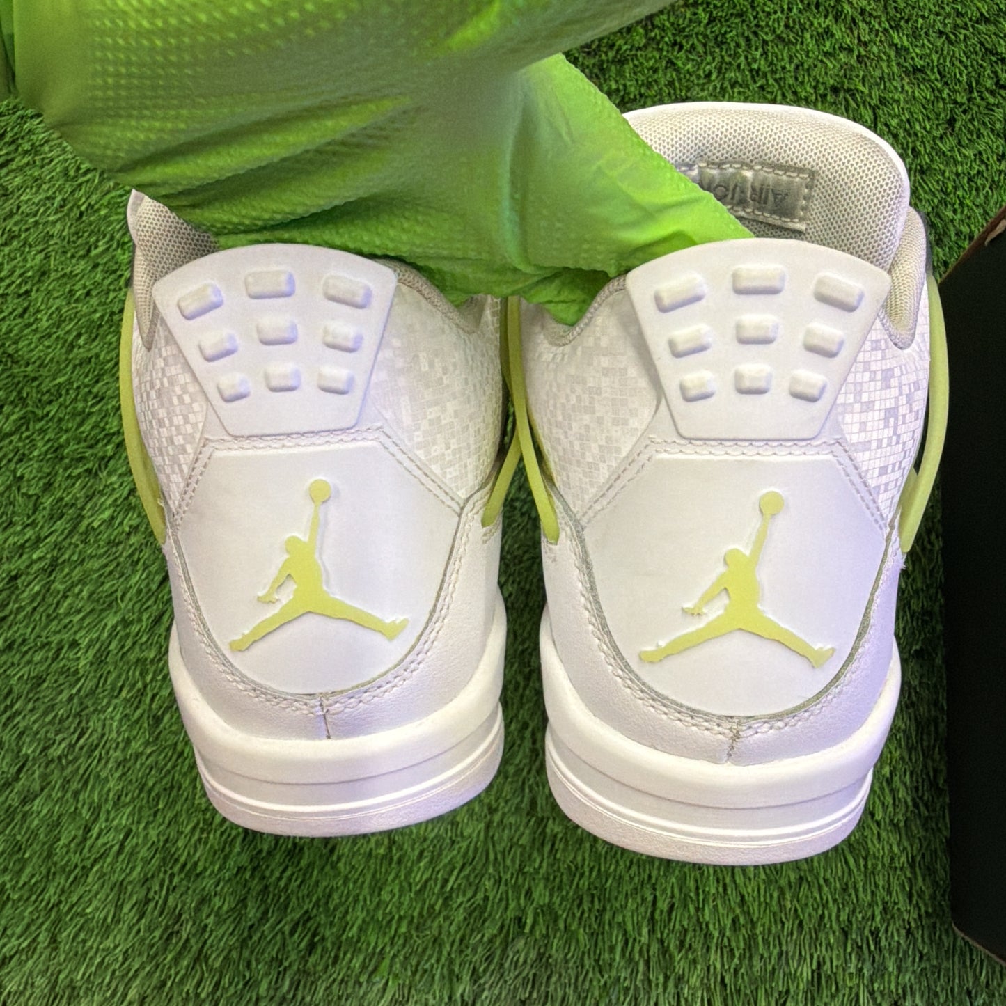 Air Jordan 4 Retro GS 'Light Lemon Twist'