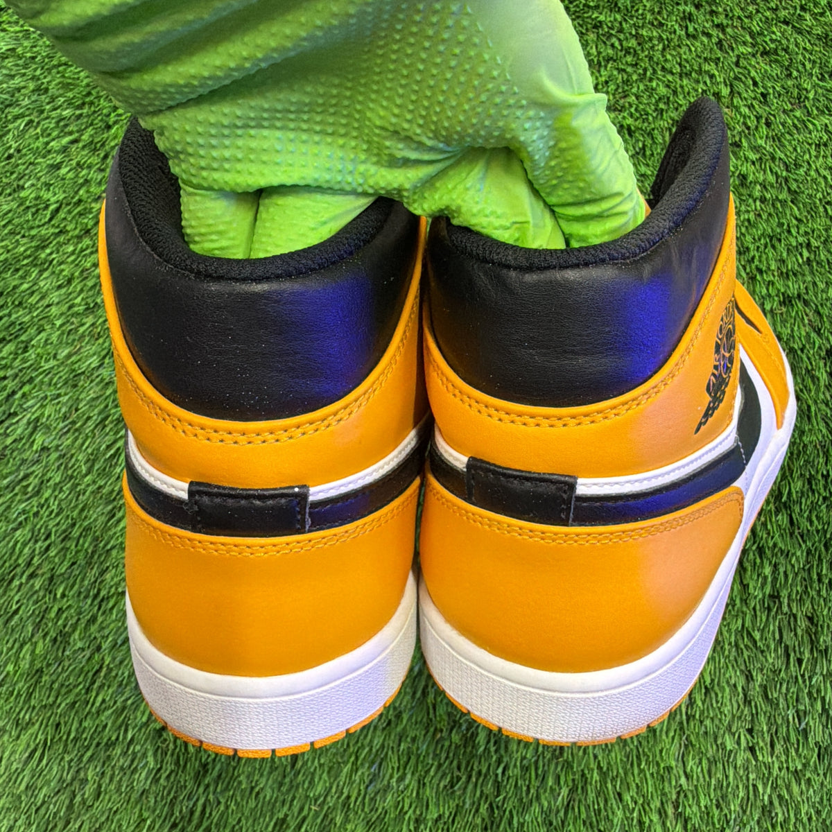 Air Jordan 1 Mid 'Reverse Yellow Toe'