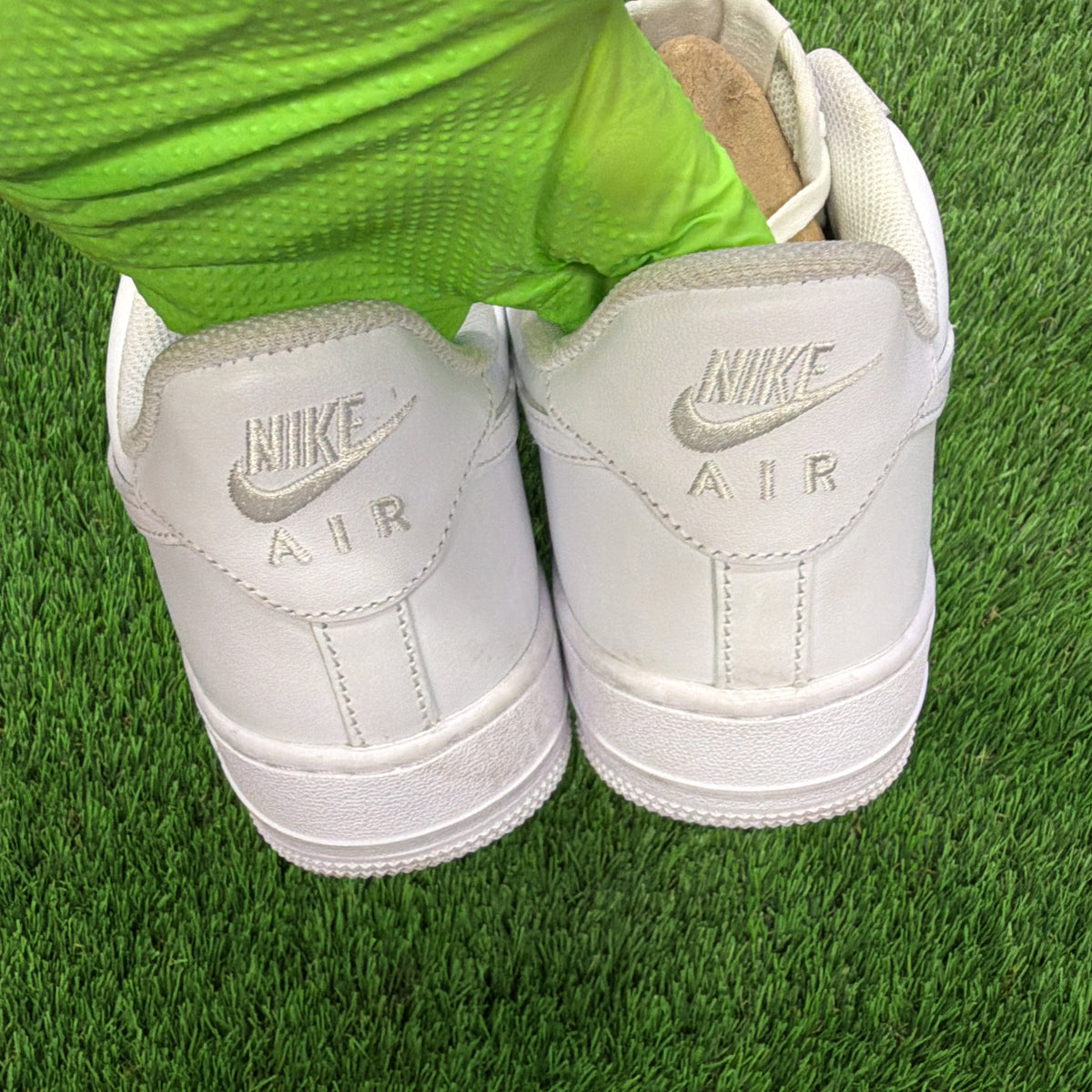 Nike Air Force 1 '07 'Triple White' SIZE 9M/10.5W