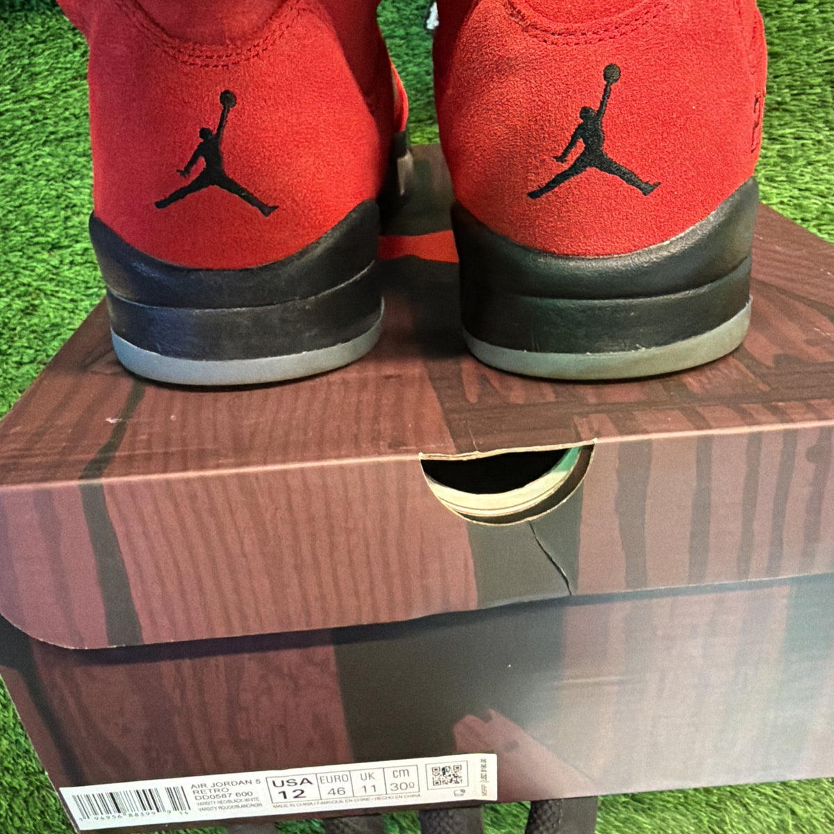 Air Jordan 5 Retro 'Raging Bull' 2021 SIZE 12M/13.5W