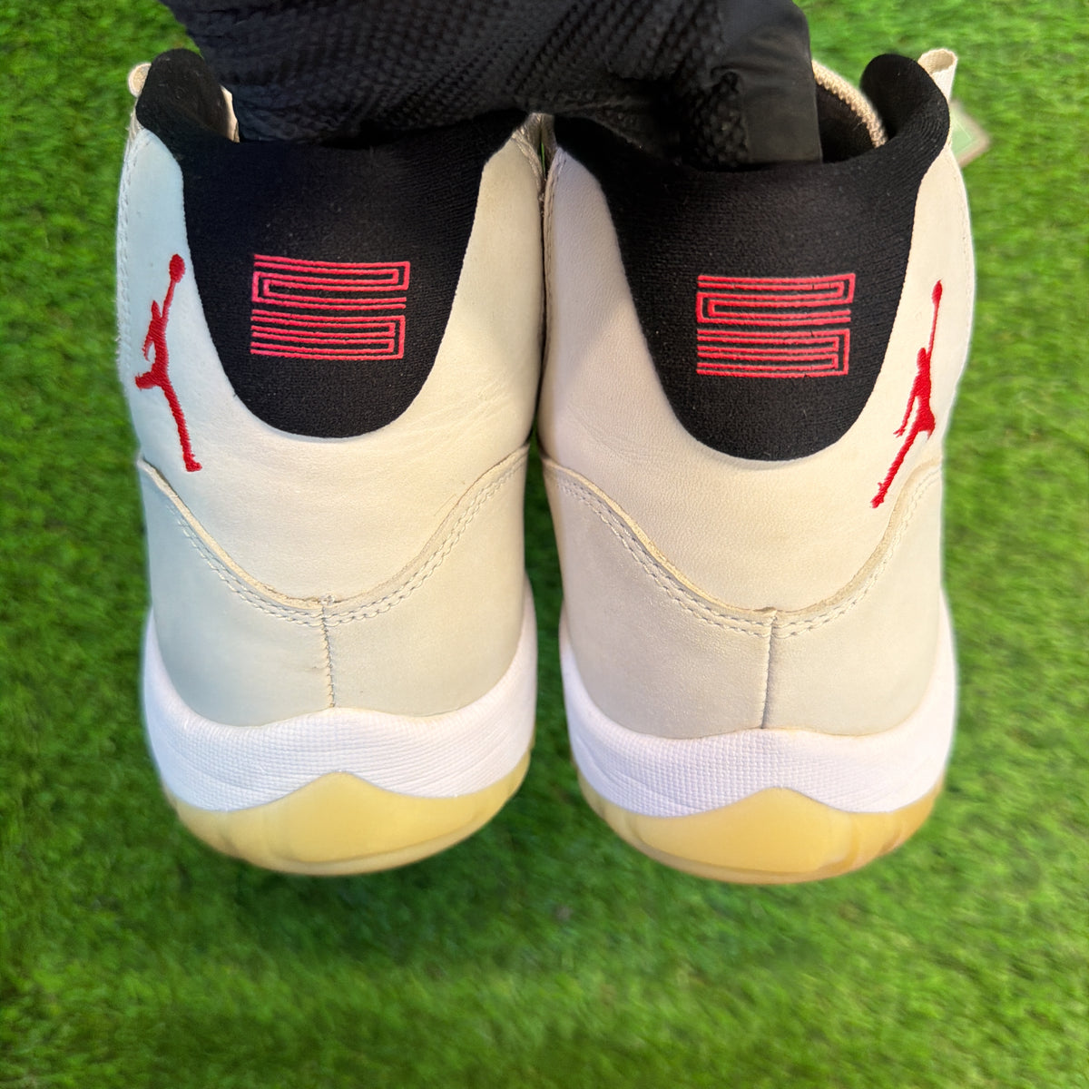 Air Jordan 11 Retro 'Platinum Tint' SIZE 10.5M/12W