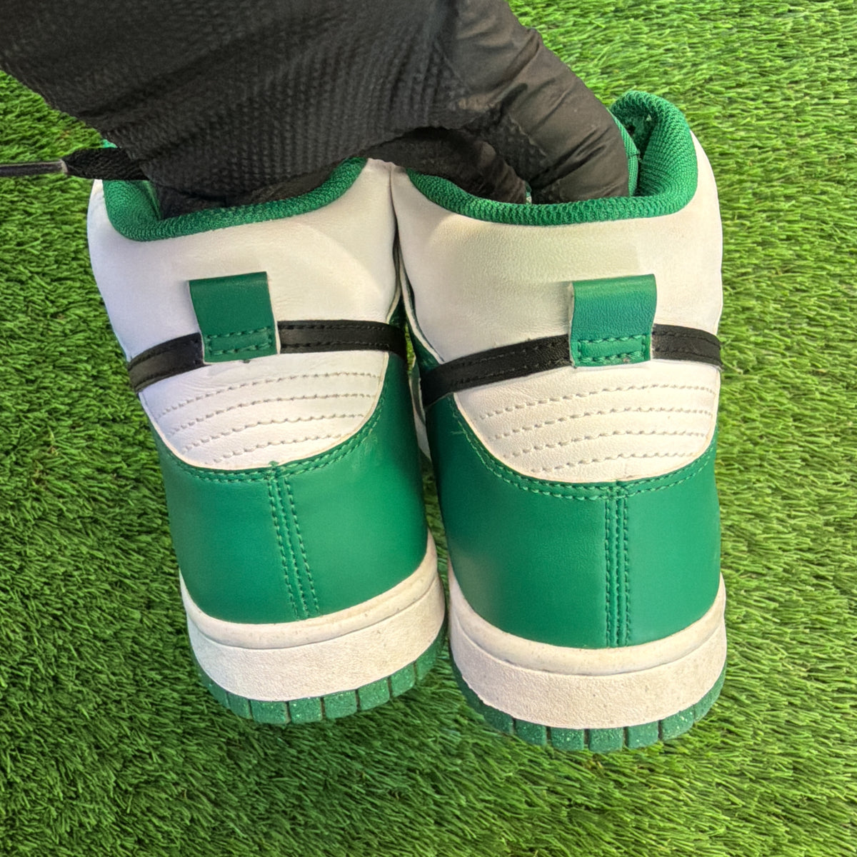 Nike Dunk High GS 'Celtics' SIZE 6.5Y/8W