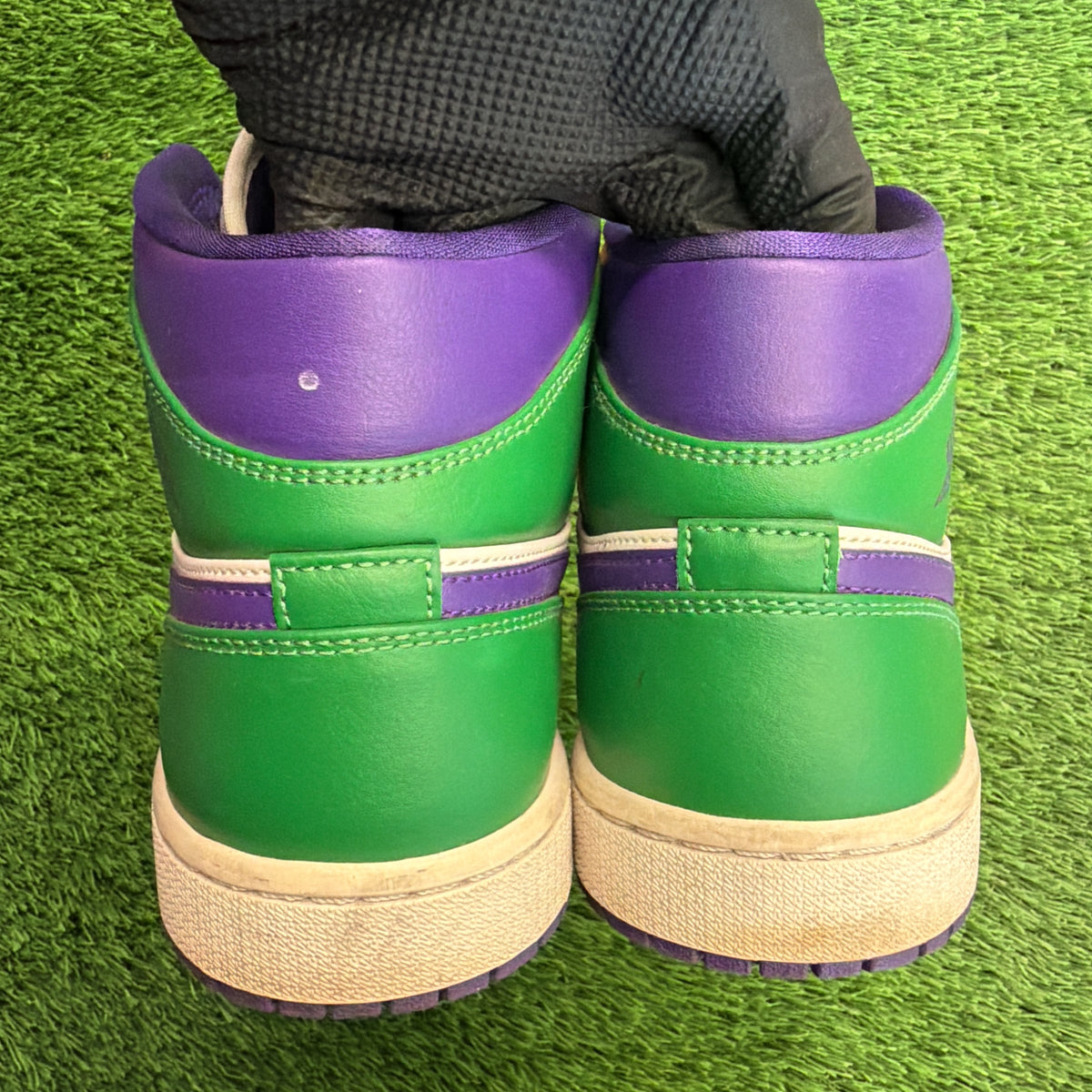 Air Jordan 1 Mid 'Hulk' SIZE 9.5M/11W