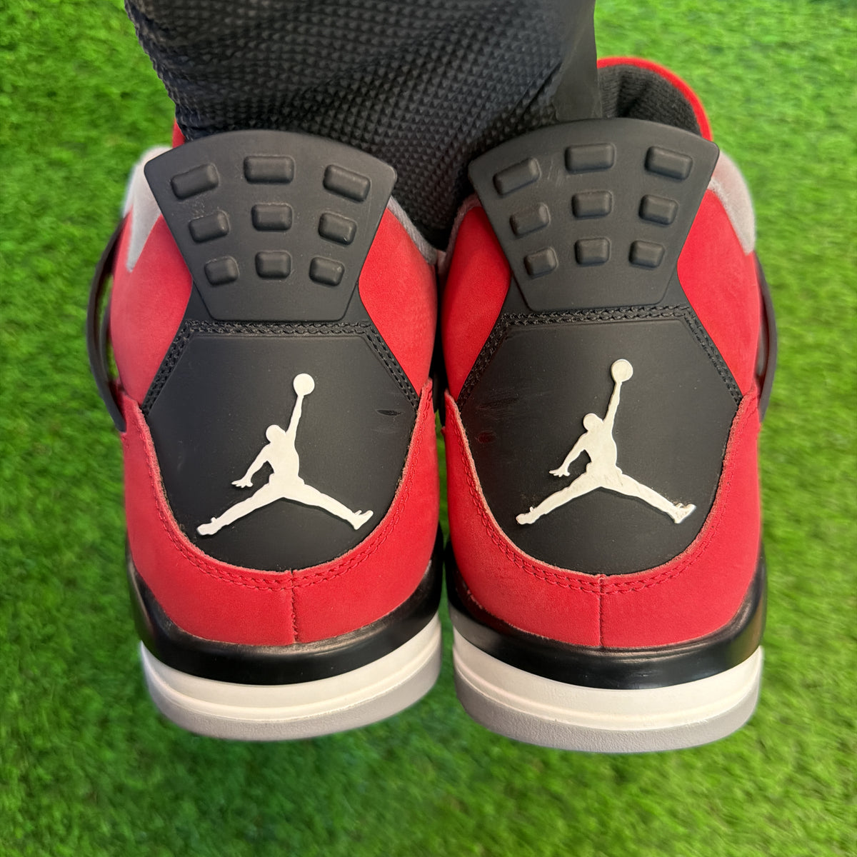 Air Jordan 4 Retro 'Toro Bravo' SIZE 11M/12.5W