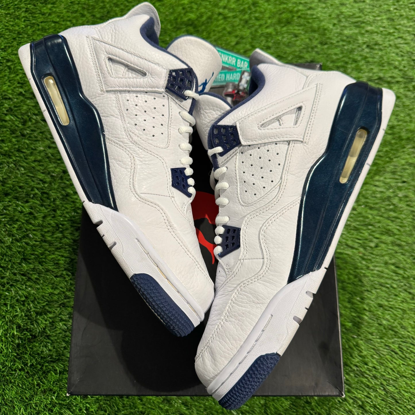 Air Jordan 4 Retro LS 'Columbia'