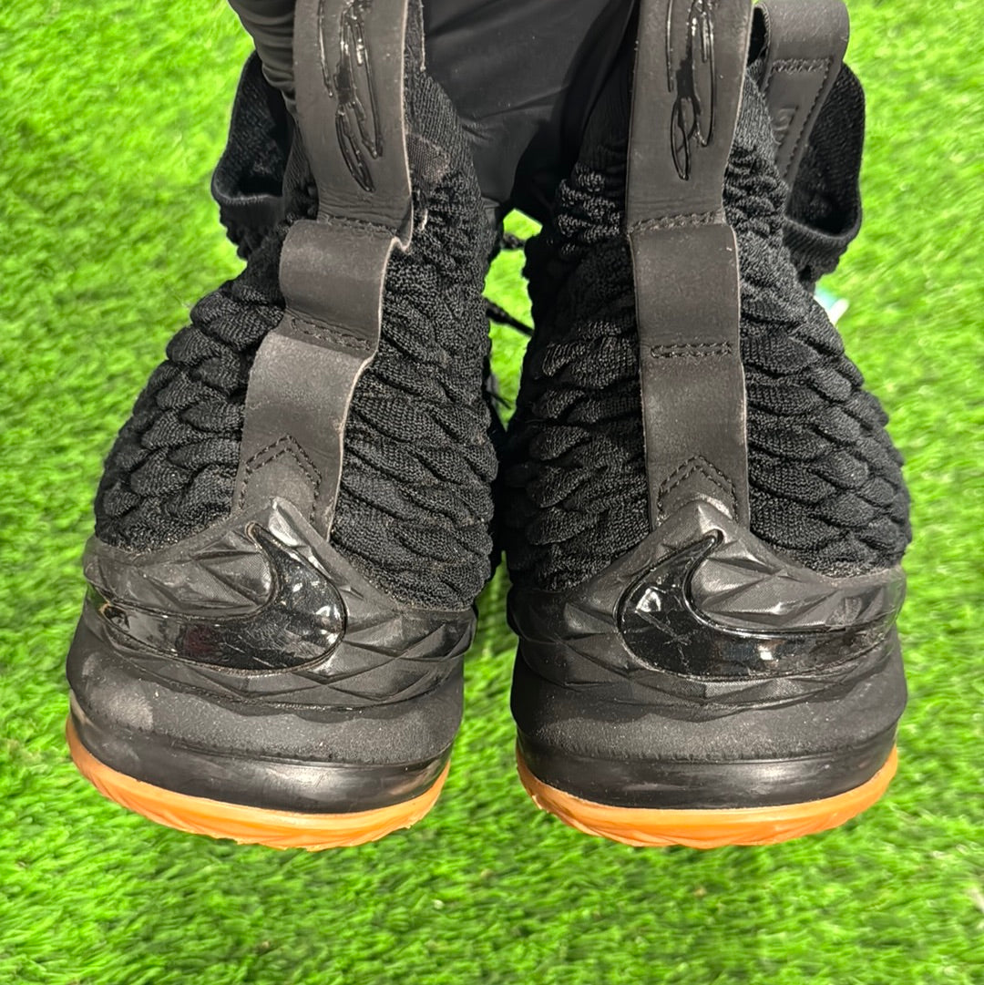 LeBron 15 'Black Gum'