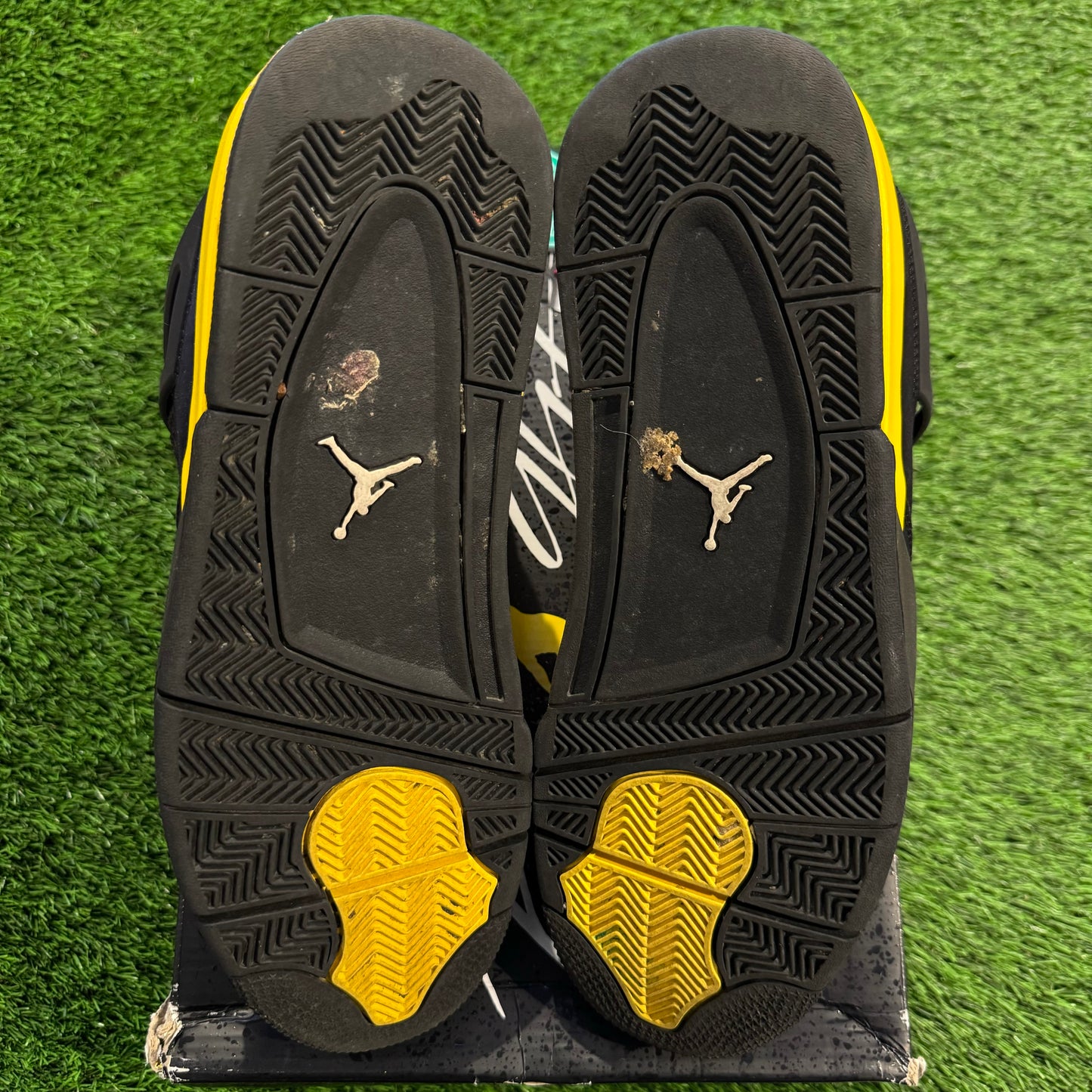 Air Jordan 4 Retro 'Thunder' 2023