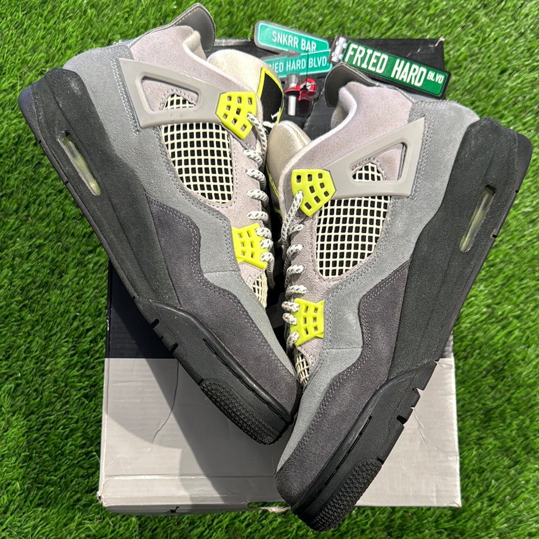 Air Jordan 4 Retro SE 'Neon 95'