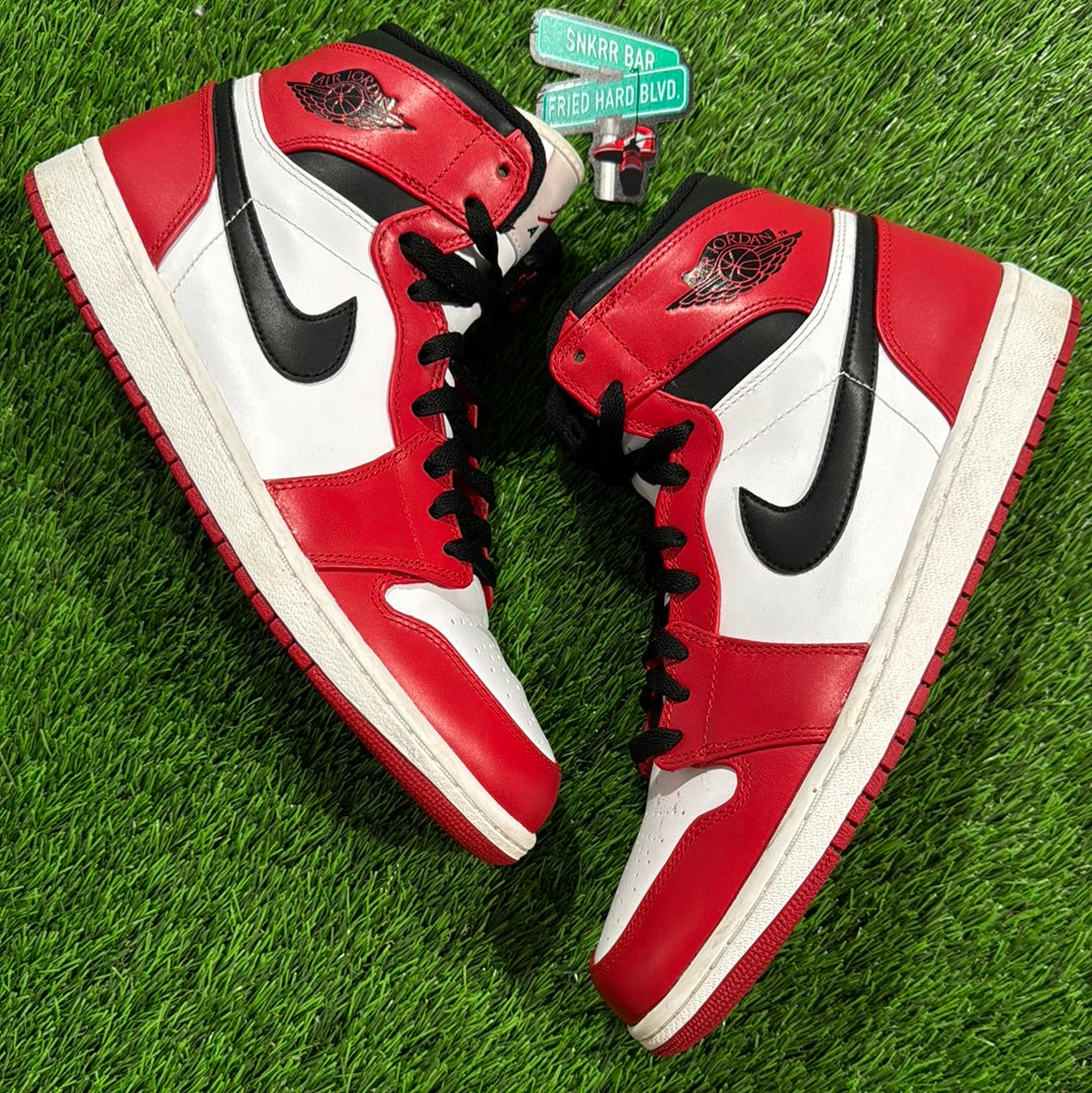 Air Jordan 1 Retro High 'Chicago' 2013