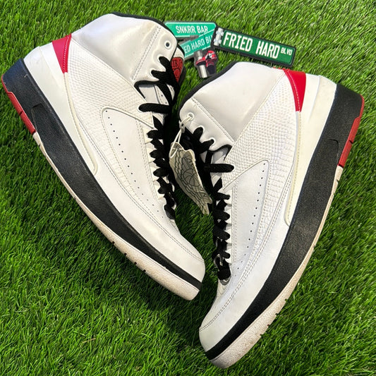 Air Jordan 2 Retro 'Chicago' 2022