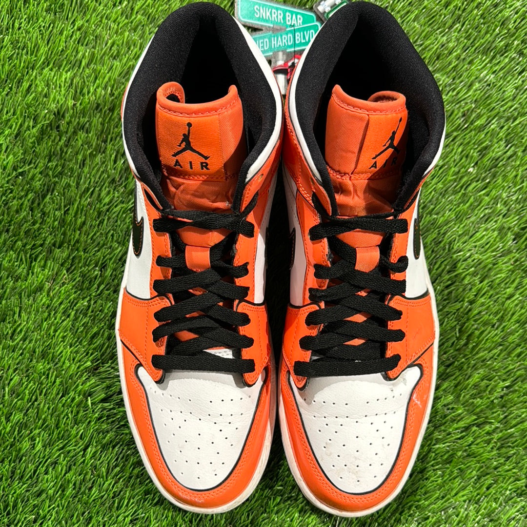 Air Jordan 1 Mid SE 'Turf Orange'