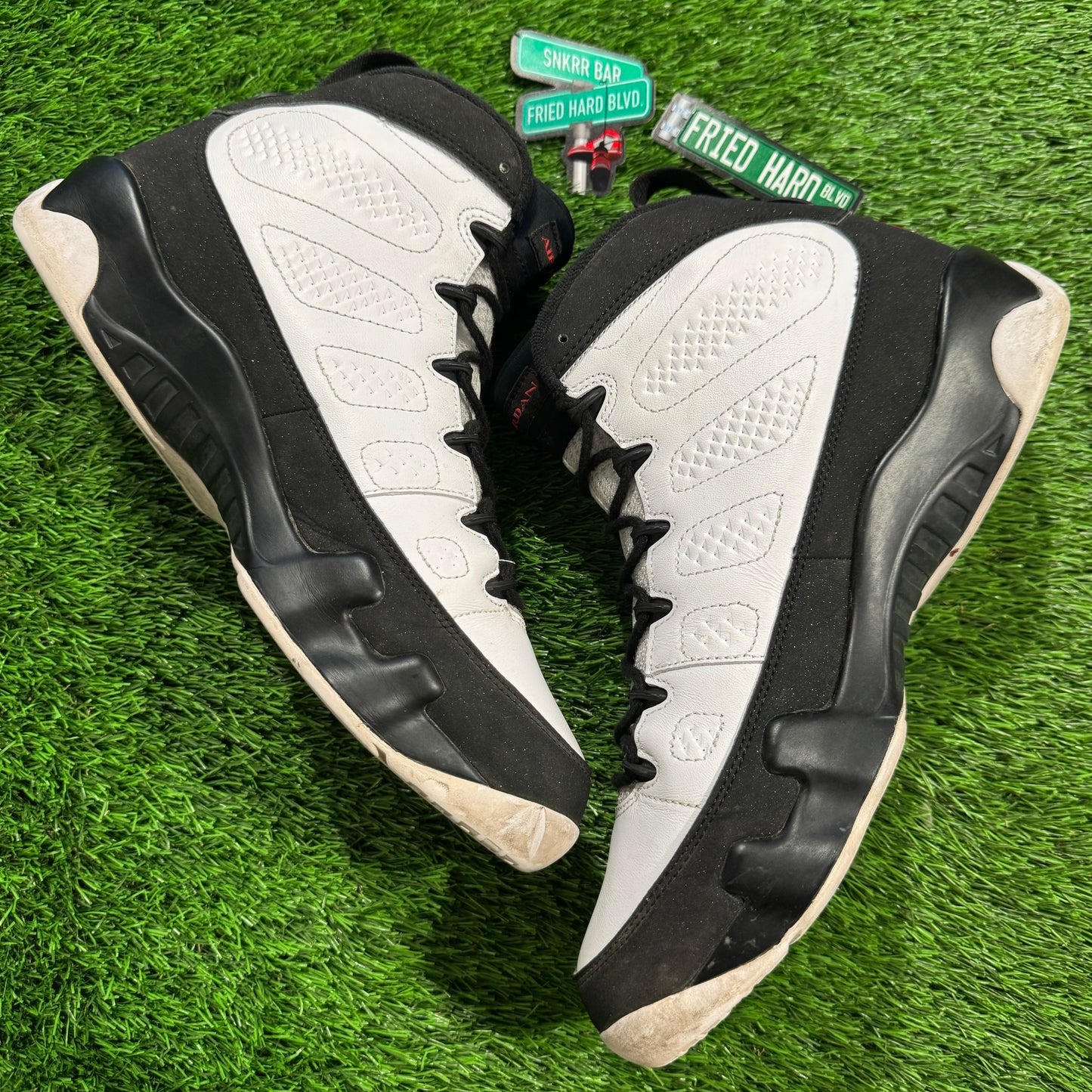 Air Jordan 9 Retro OG 'Space Jam' 2016