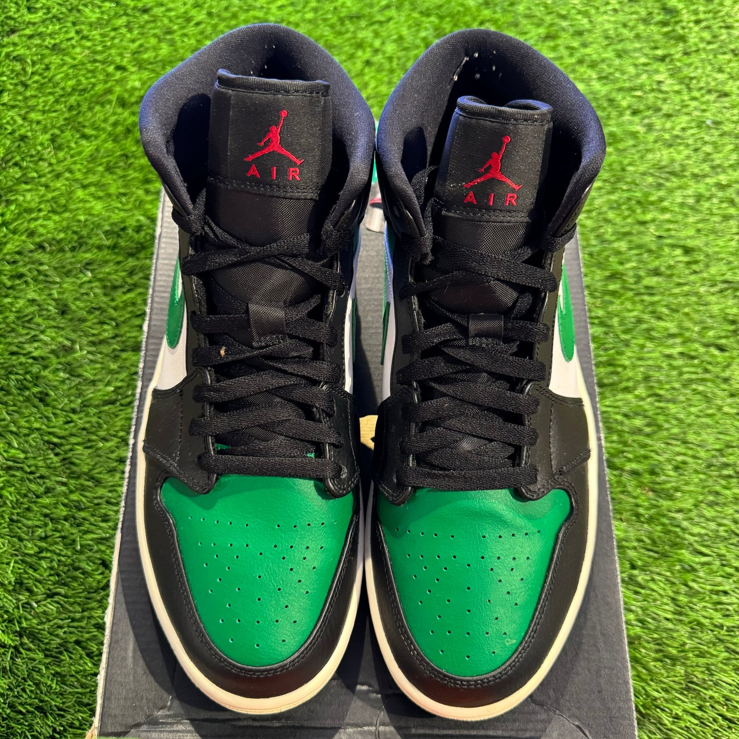 Air Jordan 1 Mid 'Pine Green'