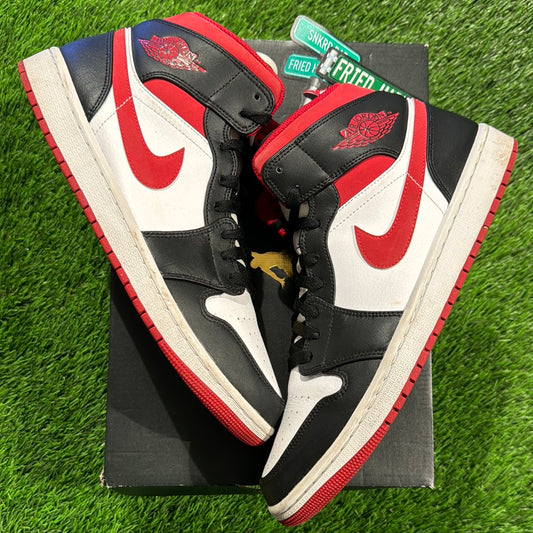 Air Jordan 1 Mid 'Black Gym Red'