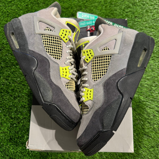 Air Jordan 4 Retro SE 'Neon 95'