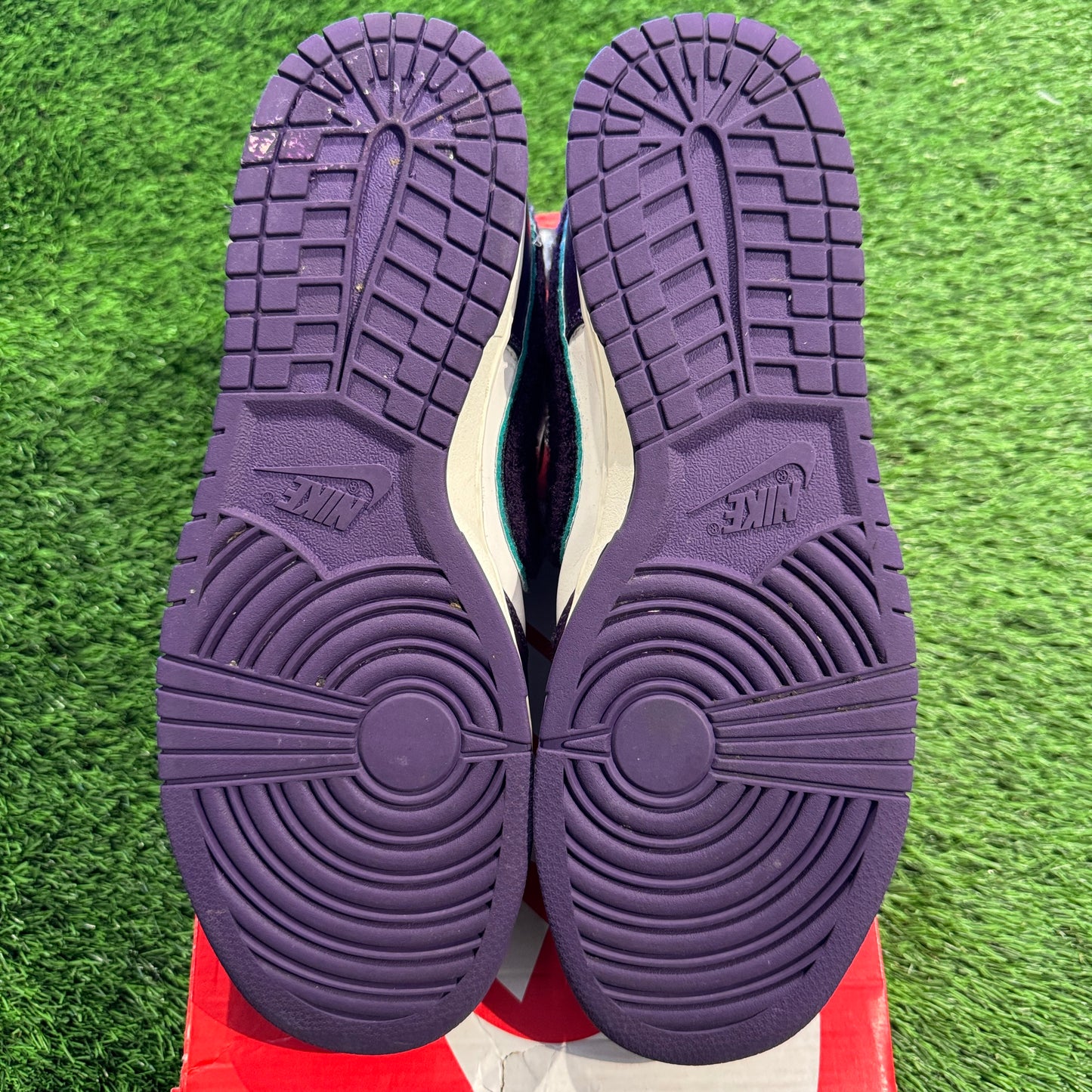 Dunk Low 'Chenille Swoosh - Grand Purple'