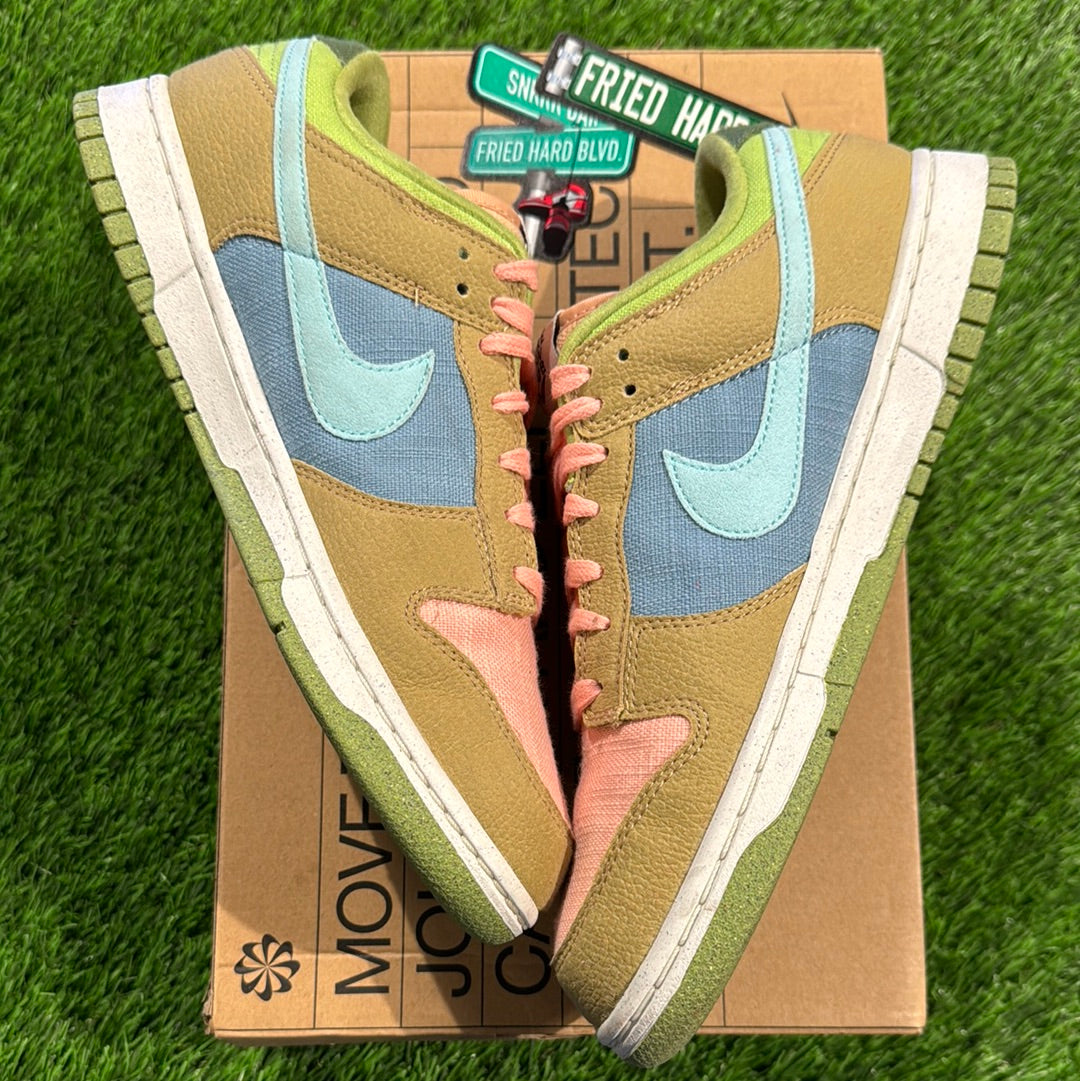 Dunk Low 'Sun Club - Arctic Orange Sanded Gold'