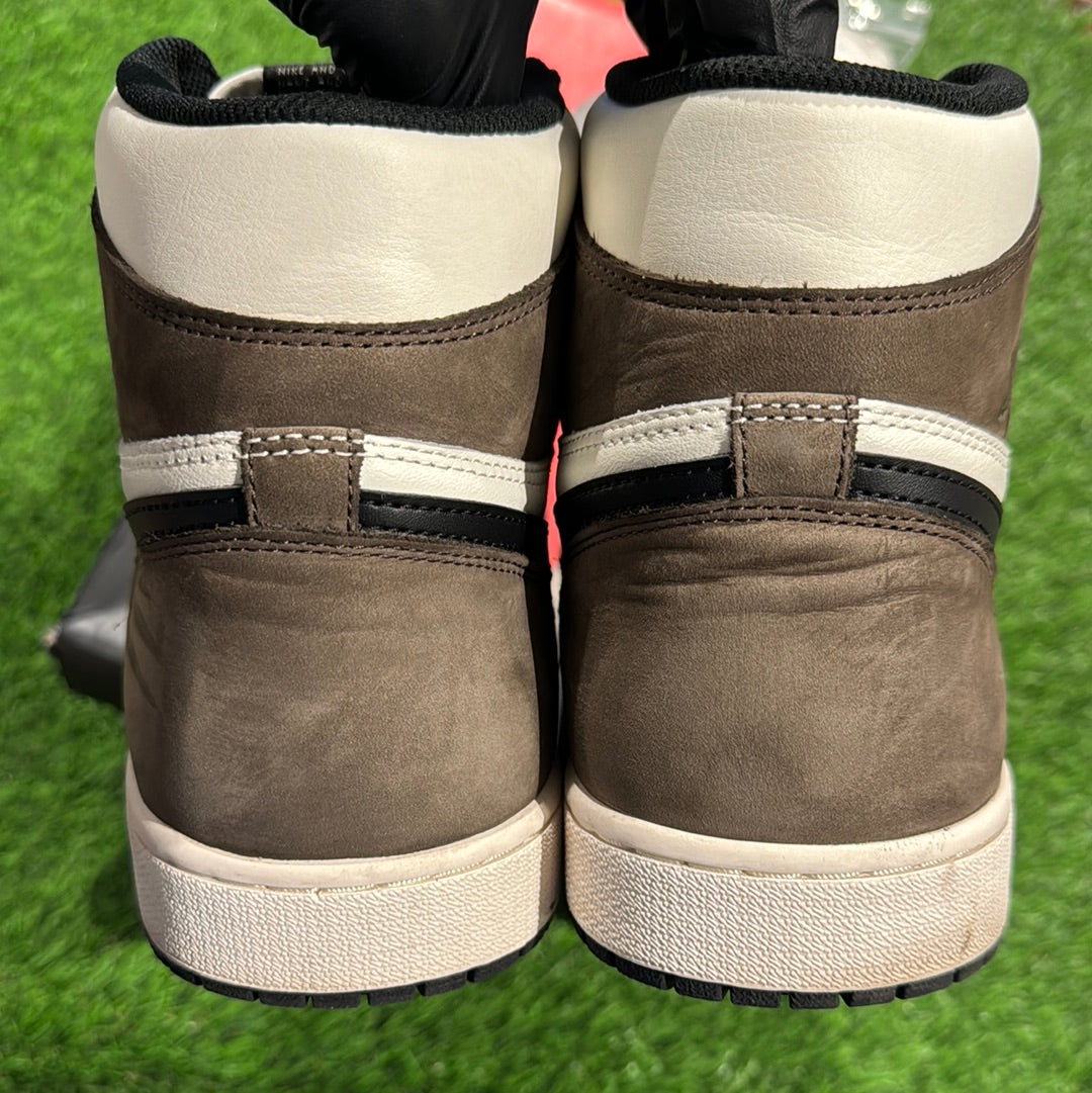 Air Jordan 1 Retro High OG 'Dark Mocha'