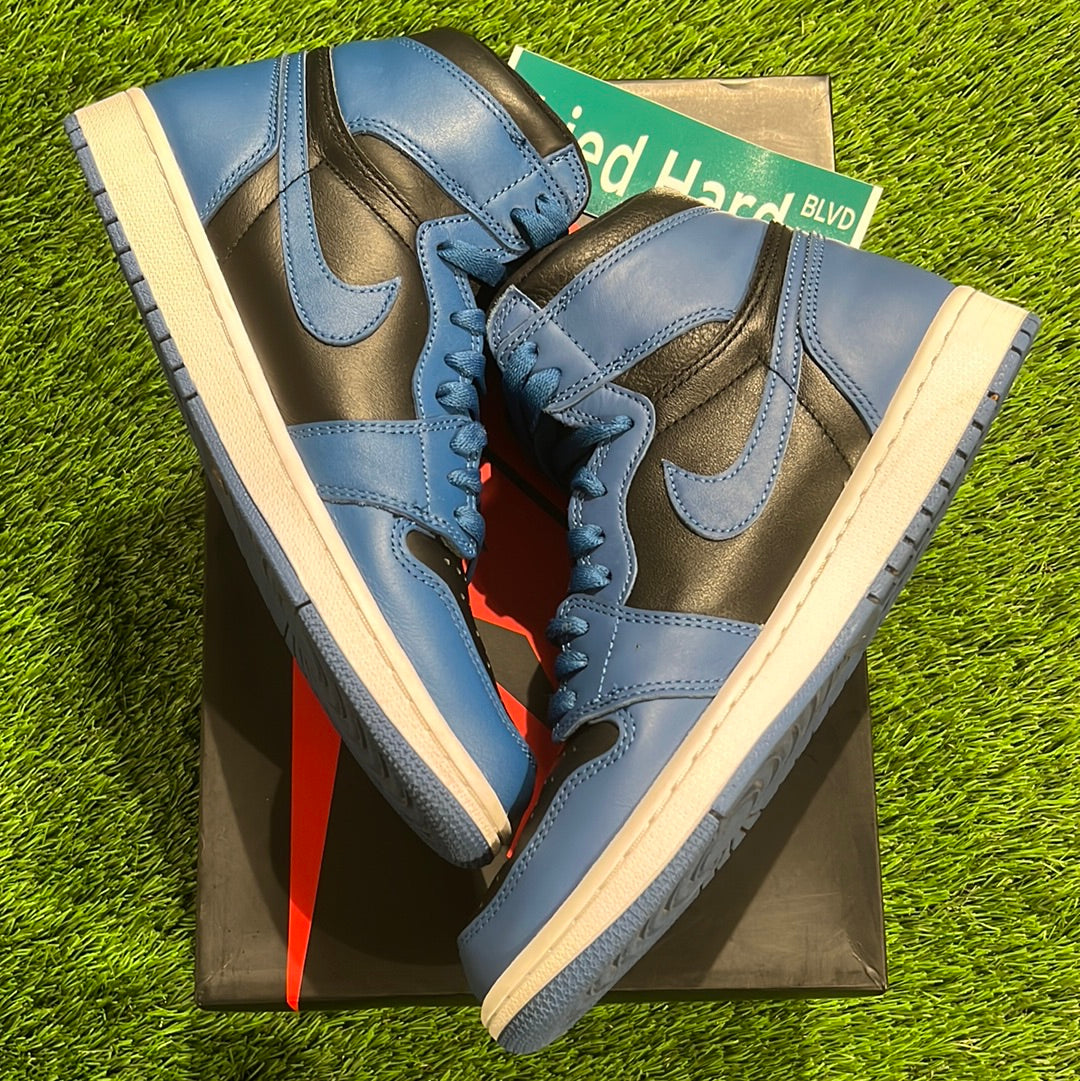 Air Jordan 1 Retro High OG 'Dark Marina Blue'