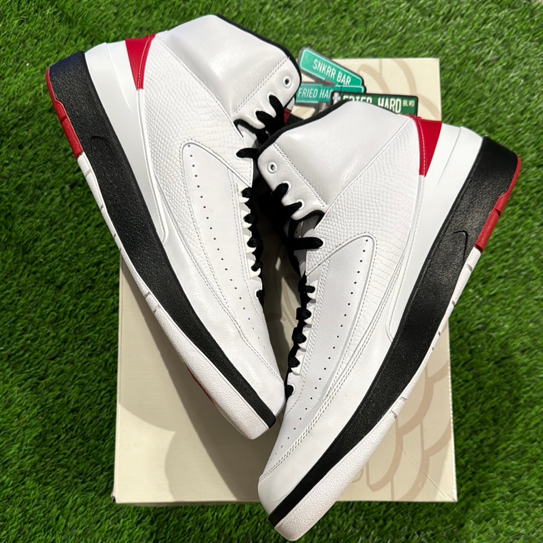 Air Jordan 2 Retro 'Chicago' 2022