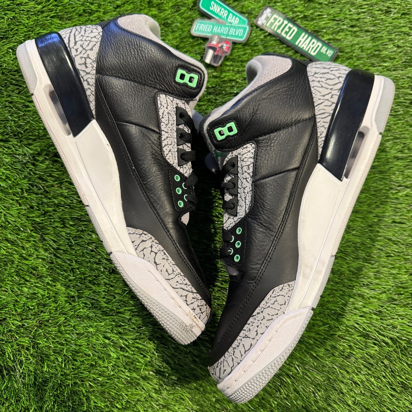 Air Jordan 3 Retro 'Green Glow'
