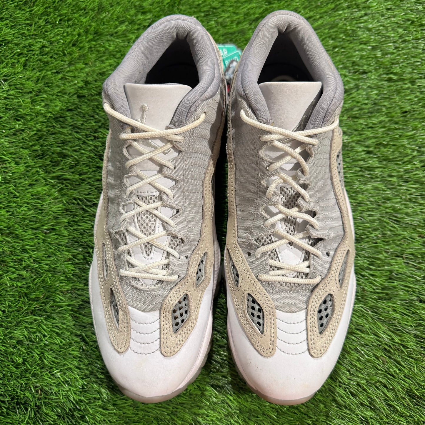 Air Jordan 11 Retro Low IE 'Light Orewood Brown'