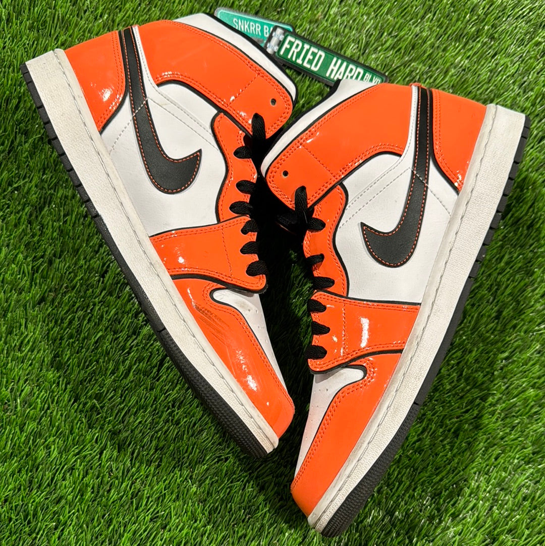 Air Jordan 1 Mid SE 'Turf Orange'