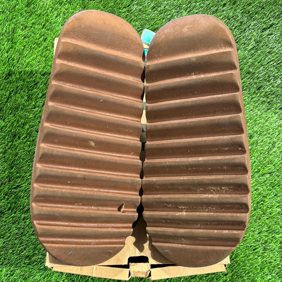 Yeezy Slides 'Flax'