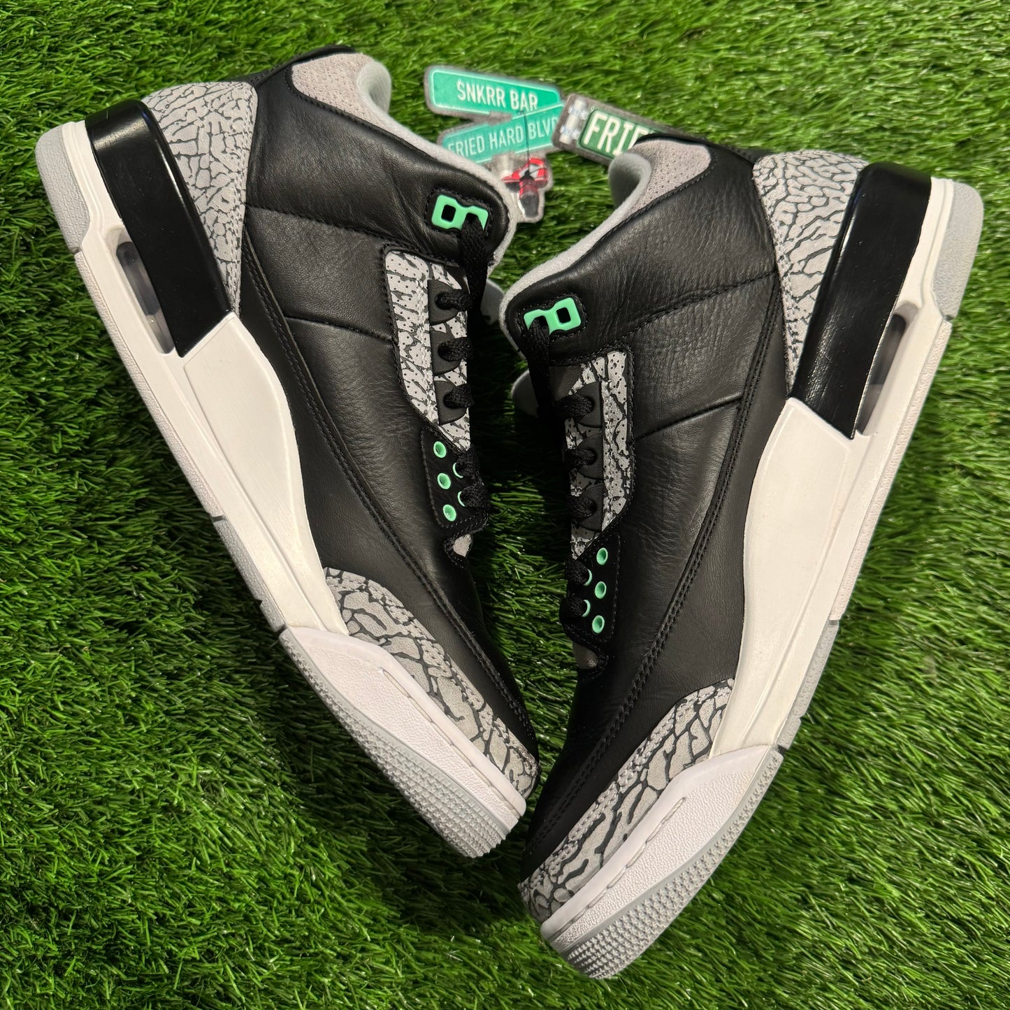 Air Jordan 3 Retro 'Green Glow'