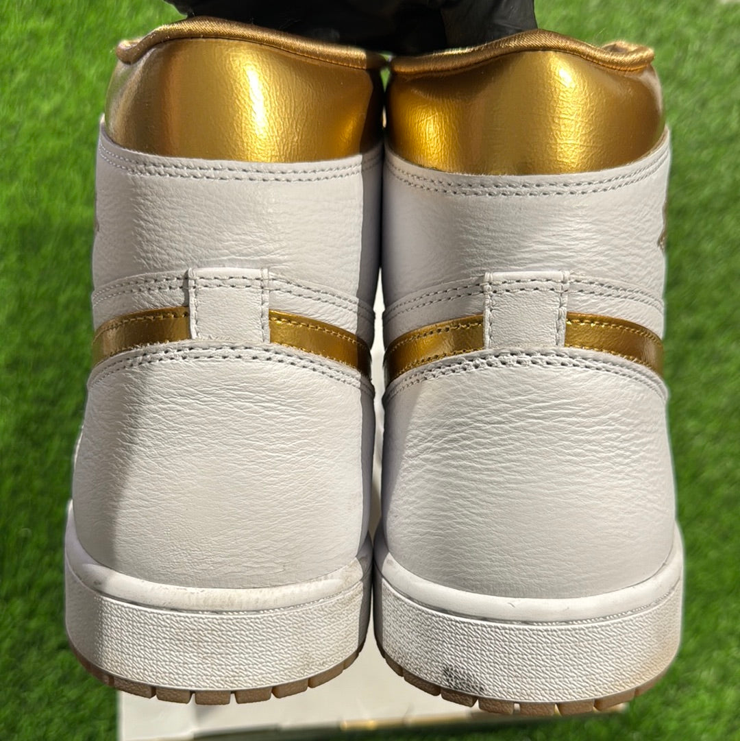 Wmns Air Jordan 1 Retro High OG 'Metallic Gold'