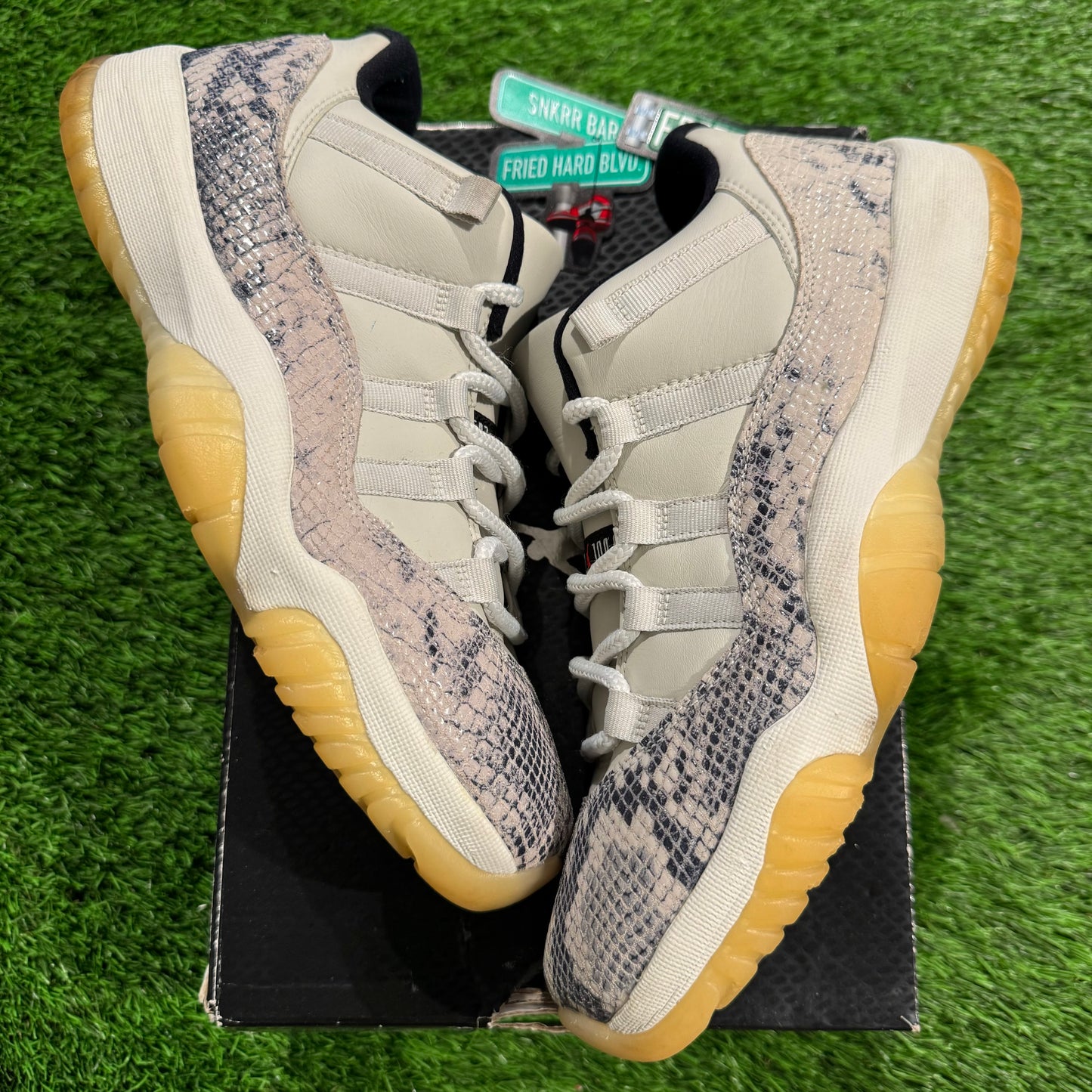 Air Jordan 11 Retro Low 'Light Bone Snakeskin'