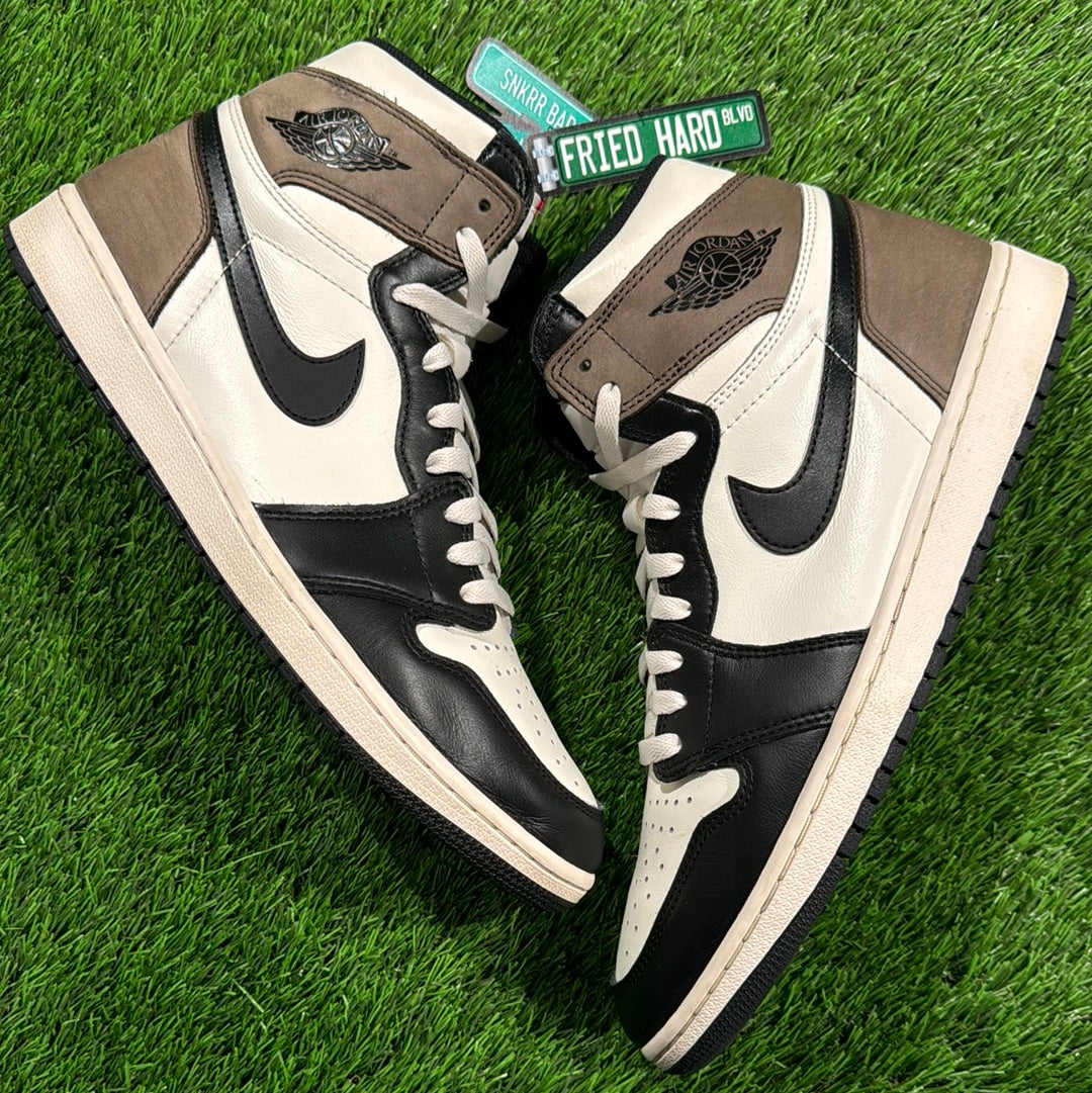 Air Jordan 1 Retro High OG 'Dark Mocha'