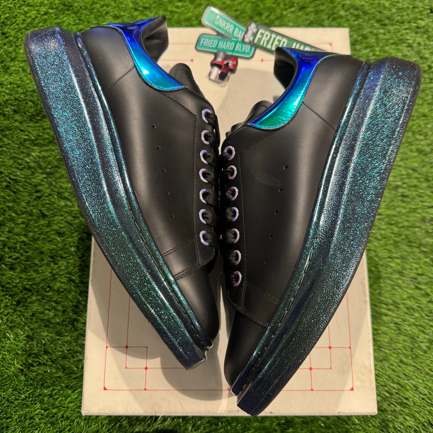 Alexander McQueen Oversized Sneaker 'Black Pearlescent'