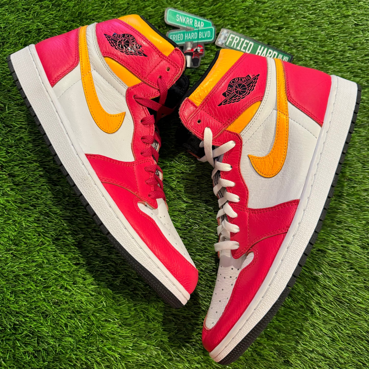 Air Jordan 1 Retro High OG 'Light Fusion Red'